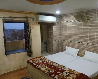 Desert Haveli Guest House - Jaisalmer - Bedroom