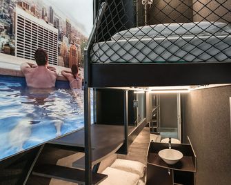 Boxhotel Göttingen (App Based Hotel) - Göttingen