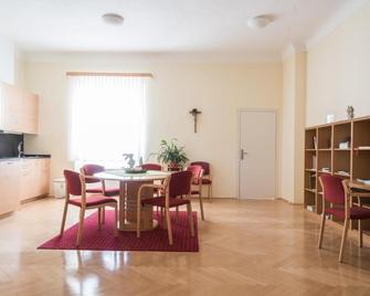 Gästehaus im Priesterseminar Salzburg - Salzburg - Phòng ăn