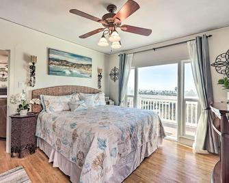 Picturesque Ventura Retreat Steps to Shore! - Ventura - Bedroom