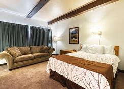 Aisling Suites - The Midtown - Great Falls - Bedroom