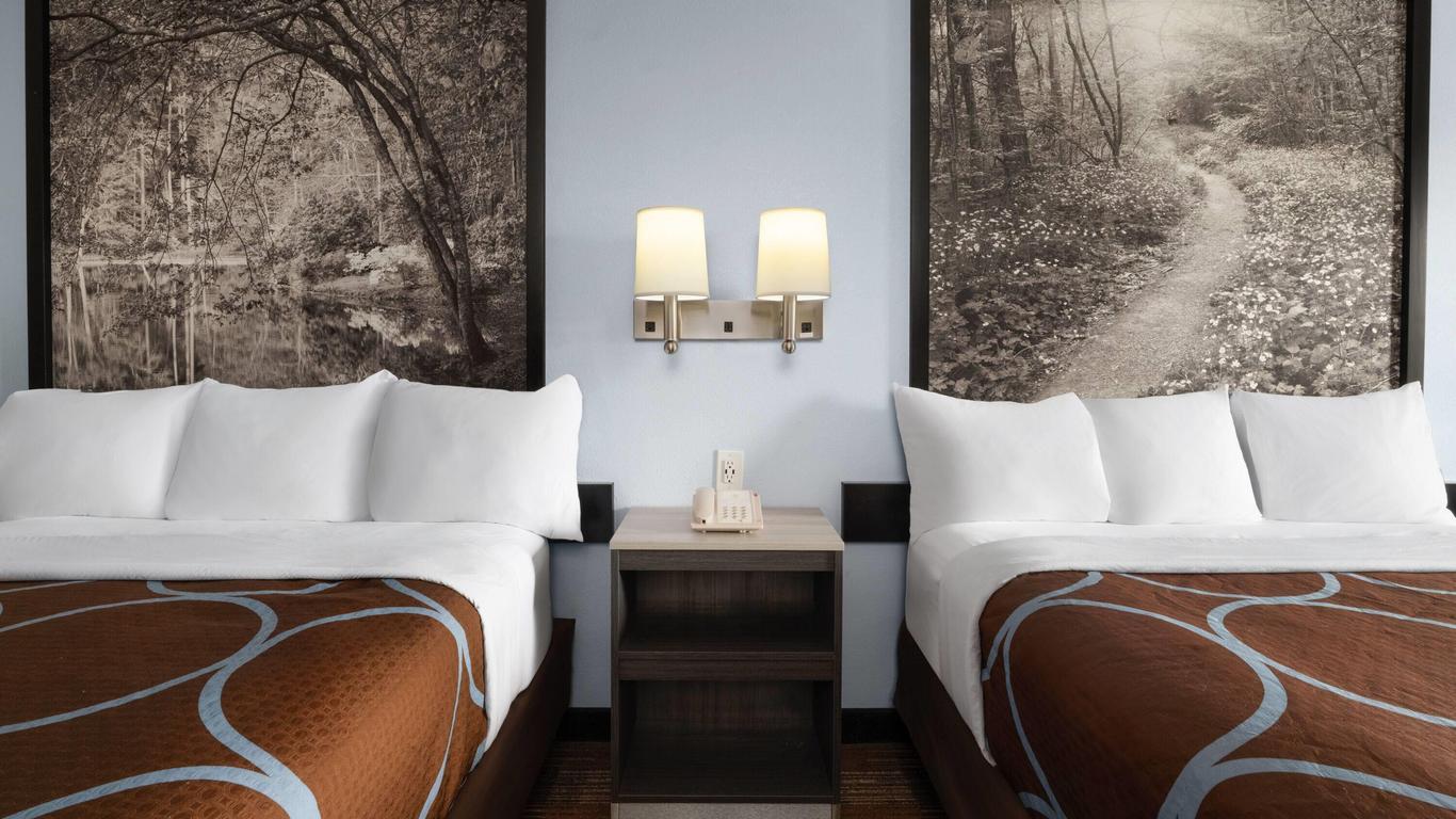 Super 8 by Wyndham Covington