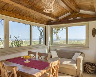 Tenuta Olive Alive - Noto - Comedor