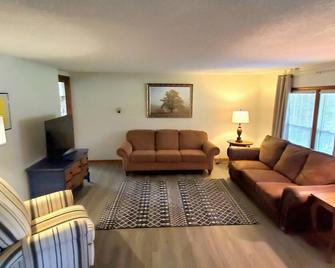 Caddyshack - Located on Stockton Golf Course - Stockton - Living room