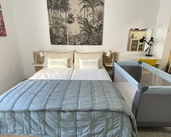 8+8 Appartamento con garage - Livorno - Habitación
