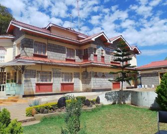 Queens Park Guest House - Nyeri - Building