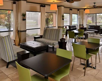 The Paragon of Golden Isles - ברנסוויק - מסעדה