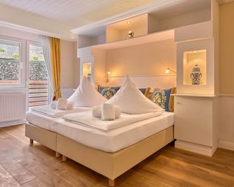 Hotel Weinberg-Schlößchen - Oberheimbach - Bedroom