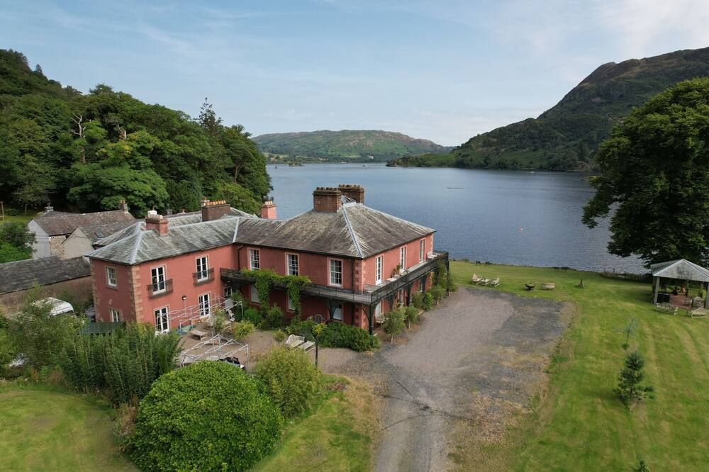 جلينريدينج مانور هاوس