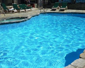 Americana Village Suites - South Lake Tahoe - Pool