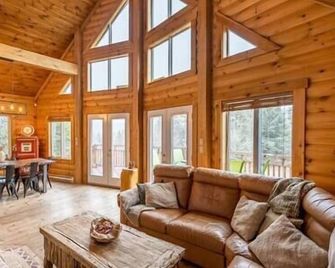 Hôtel à la maison - Chalet l'Équinoxe avec spa - Saint-Côme - Salon