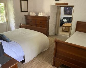 Coedmor Barn, Romantic Cottage in Snowdonia National Park. Stay in the - Barmouth - Bedroom