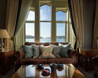 فندق أوبان بيه - اوبان - غرفة معيشة