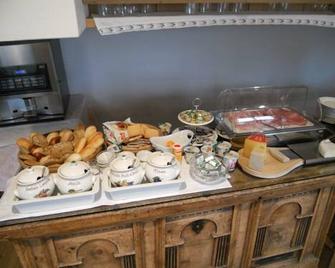 Hotel Garni Zum Hirschen - Malles Venosta