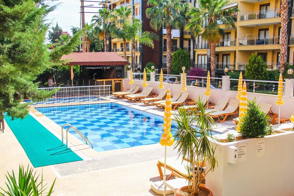 Yaman Life Hotel - אלניה - בריכה