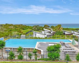 Villa 27 at Caves Beach Villas - Caves Beach - Bể bơi