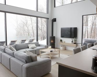 Cedar Hills-Sauna and spa in a Scandinavian style chalet mountainside - Sainte-Adèle - Salon