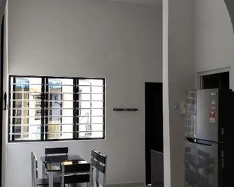 Mersing little homestay with free WIFI - Mersing - Dining room