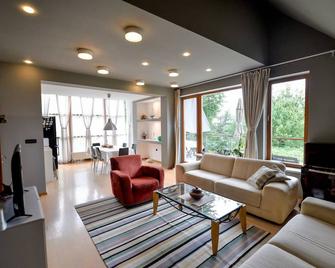 4 Bdr Villa On Ivancica Hills - Private Pool, Spa Bath, Large Terrace+view - Ivanec - Living room