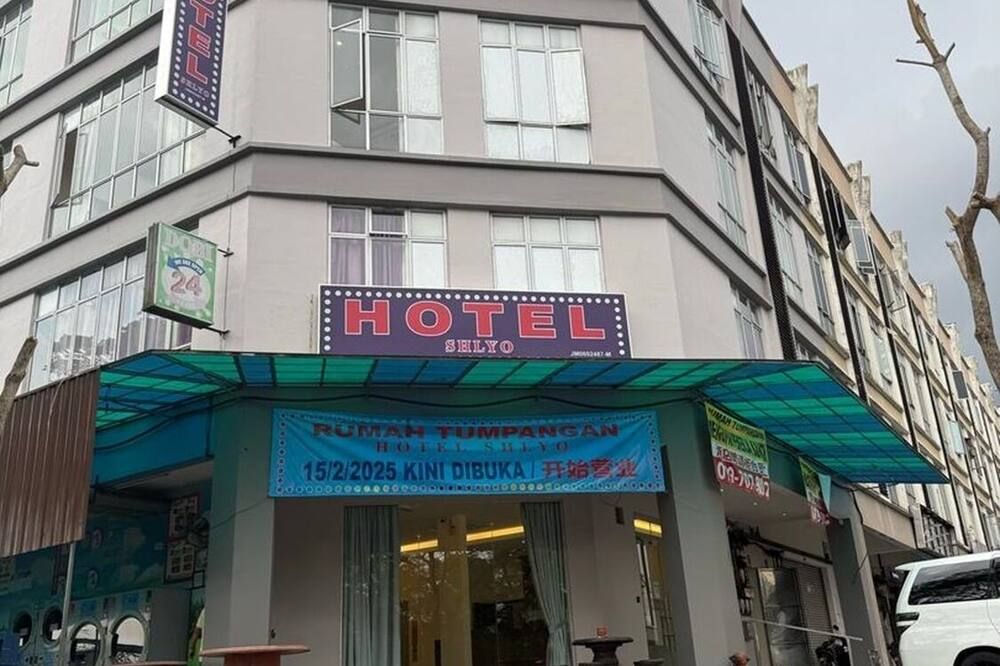 Hotel Shlyo - Gelang Patah - Gebouw