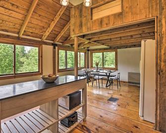 Charming Waitsfield Escape 10 Mi to Sugarbush! - Waitsfield - Eetruimte