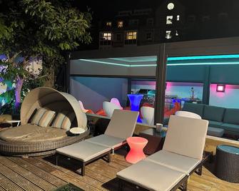 Ashbys Accommodation & Spa hire - Portsmouth - Veranda