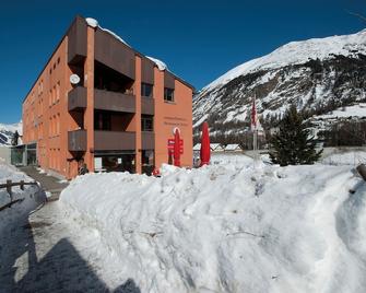 Pontresina Youth Hostel - Pontresina - Gebäude