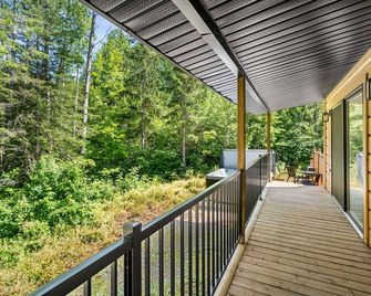 Spa Nature & Riverside Escape - Ecureuil Roux - Trois-Rives - Balcon