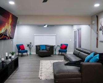 Home Away From Home - Fort Myers - Sala de estar