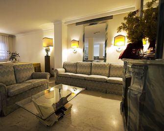 Hotel Diana - ראבנה - סלון