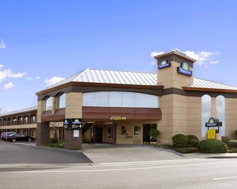 Days Inn by Wyndham Rocklin/Sacramento - Rocklin - Building