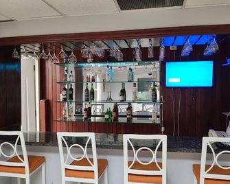 微公寓套房酒店 - 聖多明各 - 酒吧