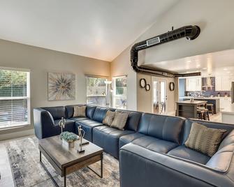 Scottsdale Oasis w/ Pool & Putting Green! - Scottsdale - Sala de estar