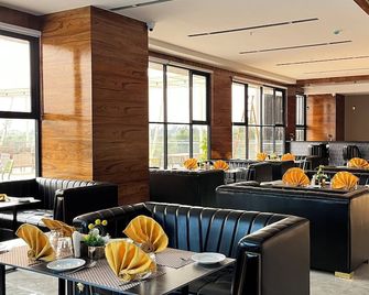 Vits Satyajeet Karad - Karād - Restaurant
