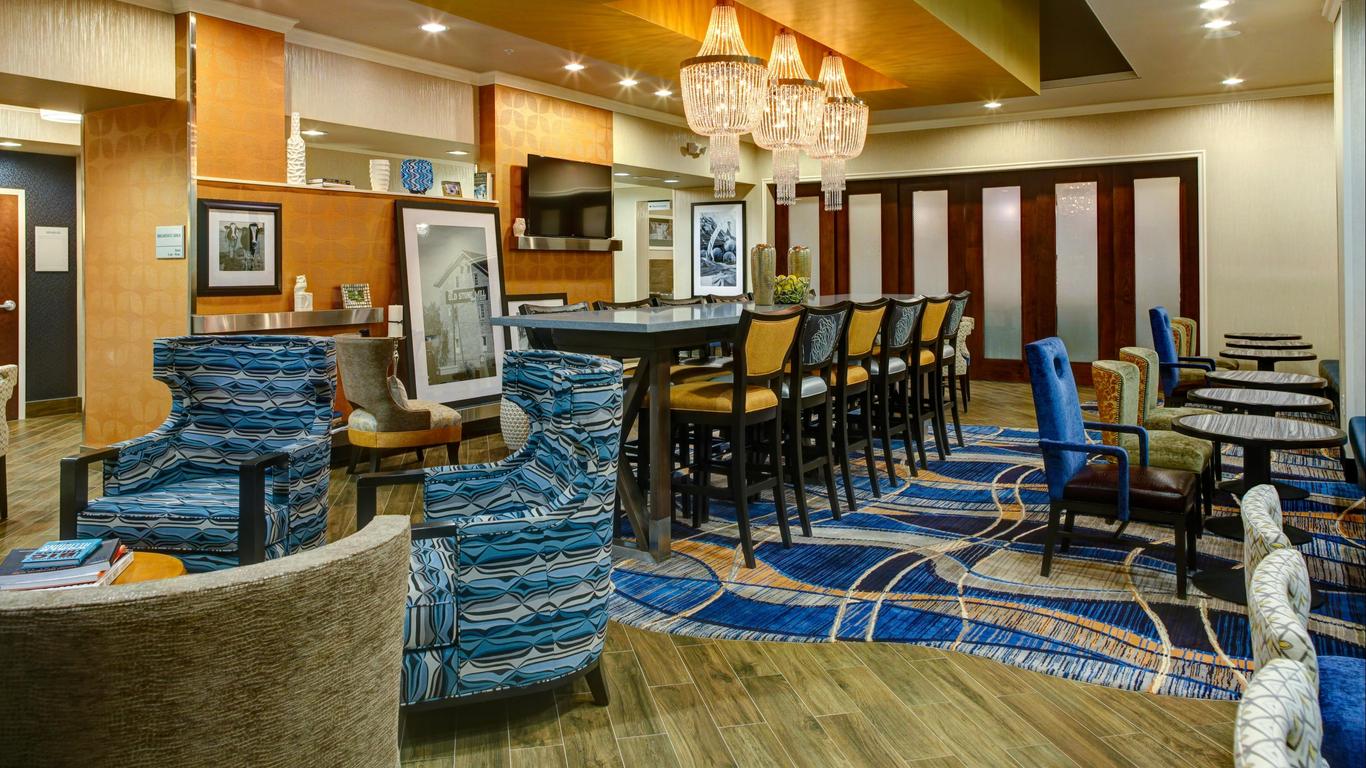 Hampton Inn & Suites Columbus