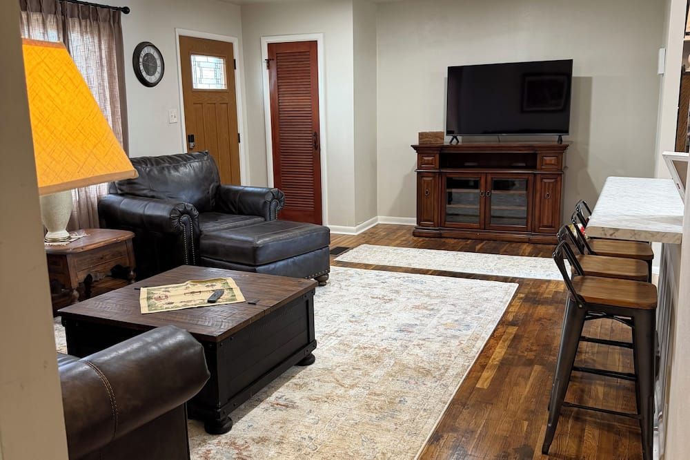 3-bedroom family friendly home in Sterling with cool AC breeze - Sterling - Sala de estar