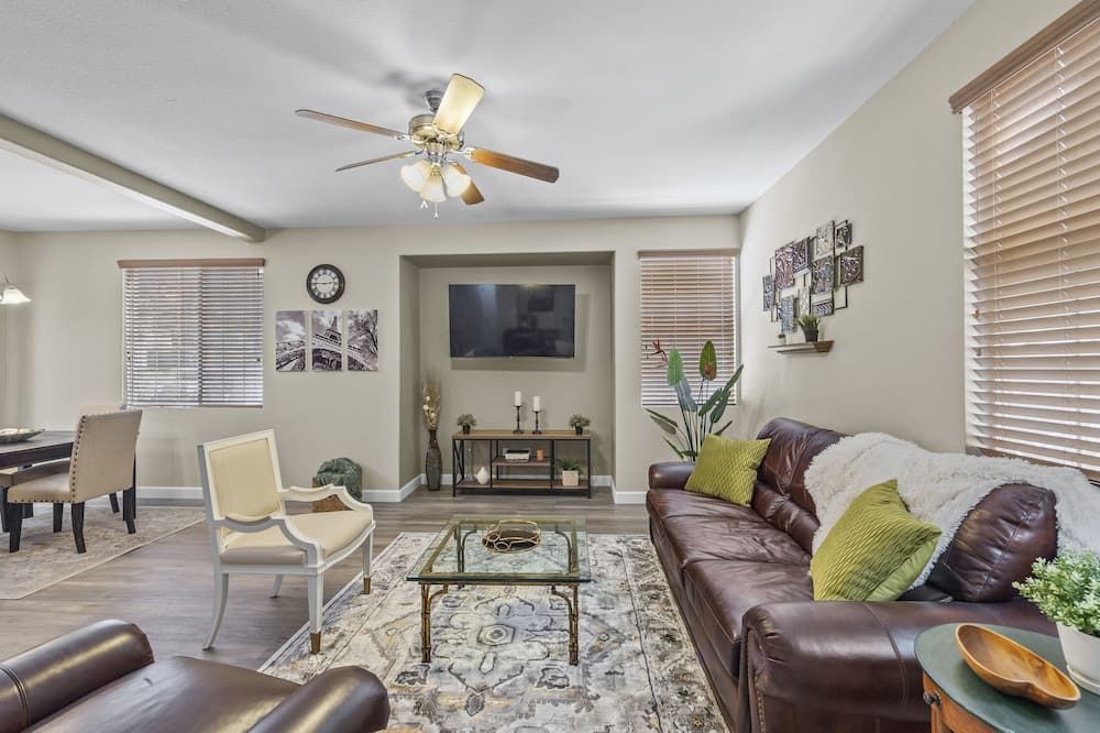 Rare Gated Summerlin Luxury Tuscan 2 Bed / 2 Bath Condo - לאס וגאס - סלון