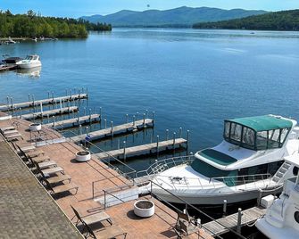 Georgian Lakeside Resort - Lake George