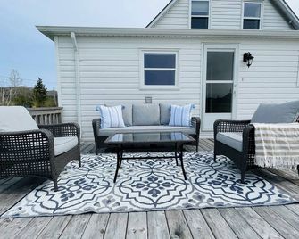 Charming Coastal Farmhouse Close to World Class Golfing, Beaches & Trails - Mabou - Patio