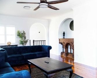Spacious 4br Home | Games Room & Bbq - Muswellbrook - Wohnzimmer