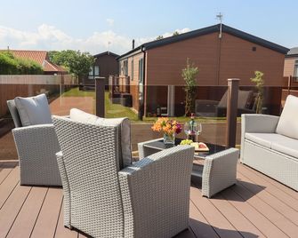 Bramblewick, Pet Friendly, With A Garden In Staithes - 런즈윅 - 파티오