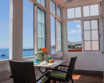 Vitorina Corte Guesthouse - Funchal - Ruokailuhuone