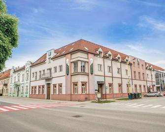 Hotel TeleDom & Conference Center - كوسيتش - مبنى