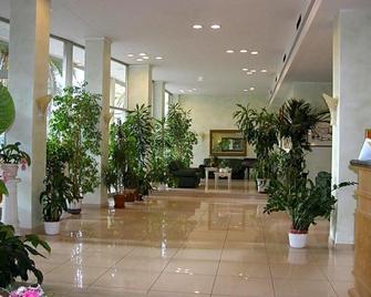 Hotel Calabresi - San Benedetto del Tronto - Lobby