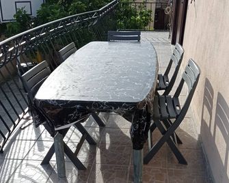 Maison Dans une Villa Charmant - Avignon - Balkon