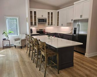 A great Fall and Winter get away in a Brand New 2-bedroom home in Baileys Harbor - Baileys Harbor - Кухня