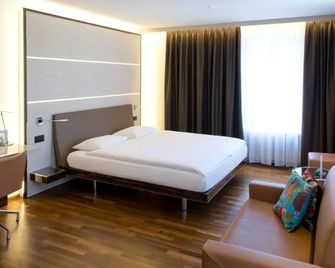 فندق سان جوزيف - زيورخ - غرفة نوم