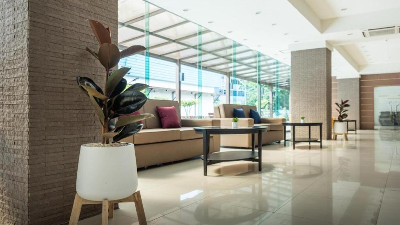 Mayflower Grand Hotel Korat