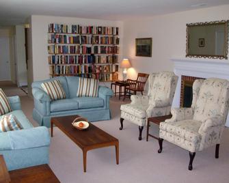 Phillips Academy Area Ideal For Families Visiting Campus & Touring New England - Andover - Sala de estar