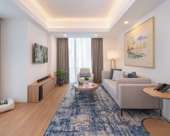 โซเมอร์เซ็ท วาเลโร มาคาตี้ - มะนิลา - ห้องนั่งเล่น